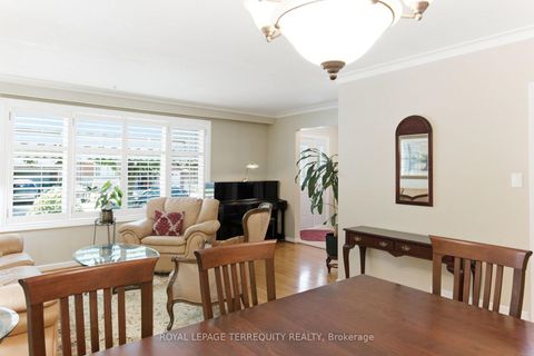 Photo 11 at 35 Sedgemount Drive, Woburn, Toronto