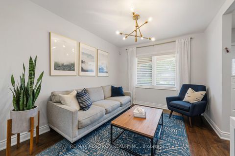 Photo 3 at 4 Normanna Avenue, Oakwood Village, Toronto