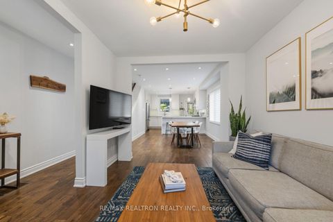 Photo 5 at 4 Normanna Avenue, Oakwood Village, Toronto