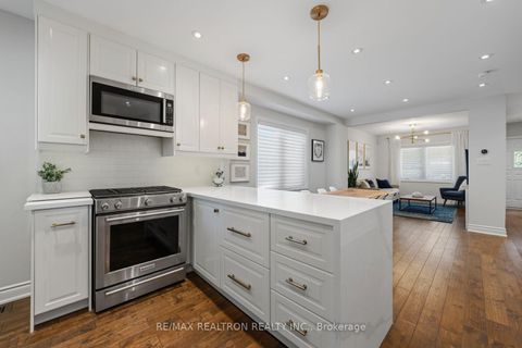 Photo 9 at 4 Normanna Avenue, Oakwood Village, Toronto