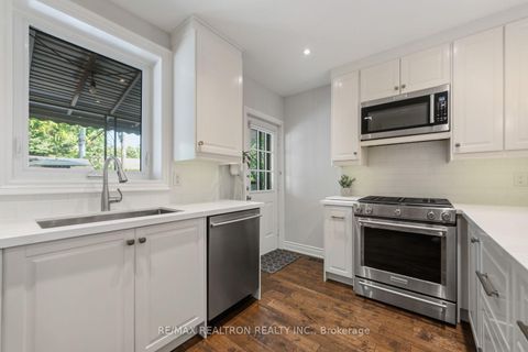 Photo 11 at 4 Normanna Avenue, Oakwood Village, Toronto