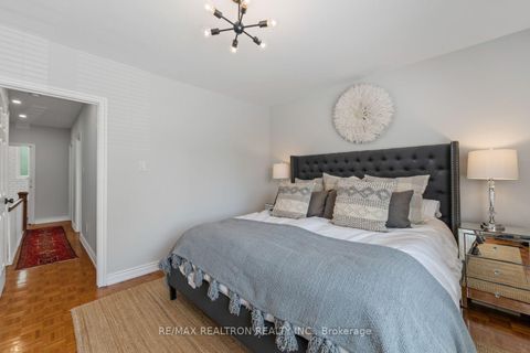 Photo 13 at 4 Normanna Avenue, Oakwood Village, Toronto