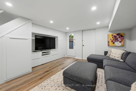 Photo 22 at 4 Normanna Avenue, Oakwood Village, Toronto