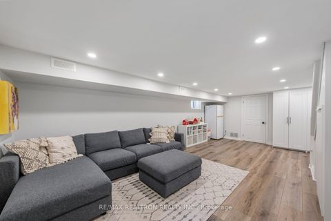 Photo 23 at 4 Normanna Avenue, Oakwood Village, Toronto
