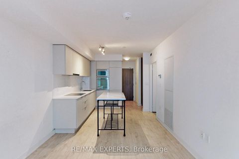 Photo 10 at 1114 - 27 Bathurst Street, Waterfront Communities C1, Toronto