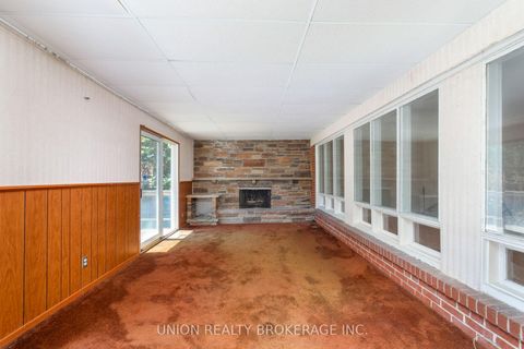 Photo 8 at 37 Shirley Crescent, Scarborough Village, Toronto