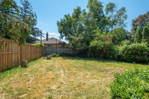 Photo 18 at 37 Shirley Crescent, Scarborough Village, Toronto