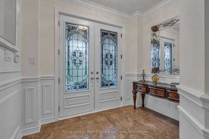 Photo 3 at 26 Silver Pond Drive, Georgetown, Halton Hills