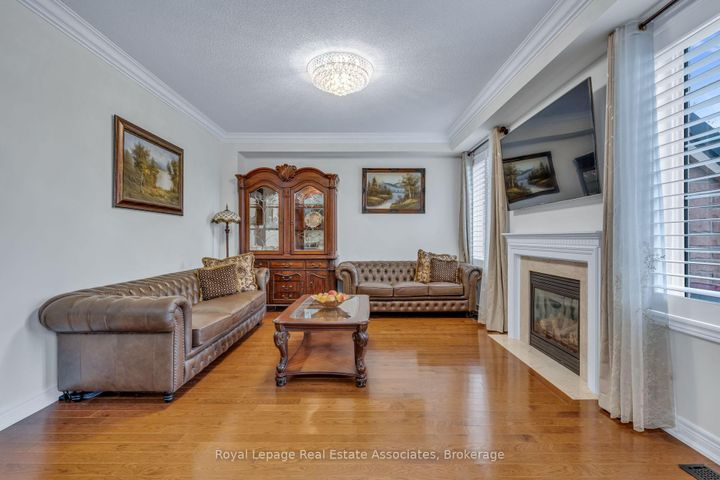 Photo 4 at 26 Silver Pond Drive, Georgetown, Halton Hills