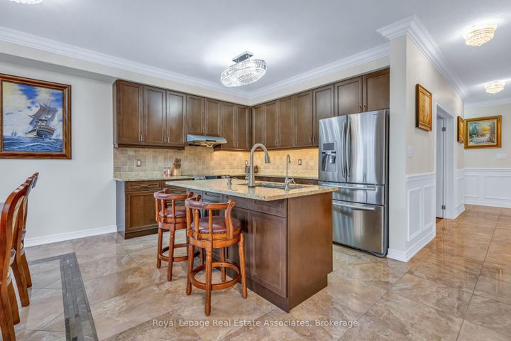 Photo 8 at 26 Silver Pond Drive, Georgetown, Halton Hills