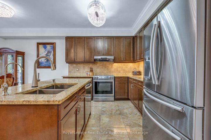 Photo 9 at 26 Silver Pond Drive, Georgetown, Halton Hills