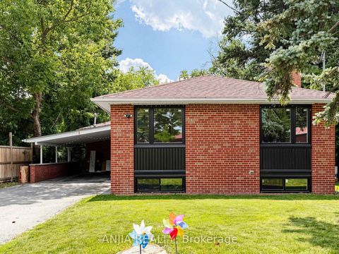 Photo 6 at 8 Applefield Drive, Bendale, Toronto