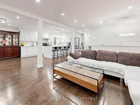Photo 15 at 8 Applefield Drive, Bendale, Toronto