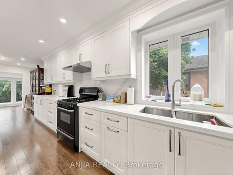 Photo 18 at 8 Applefield Drive, Bendale, Toronto