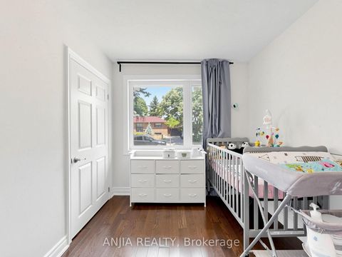 Photo 30 at 8 Applefield Drive, Bendale, Toronto