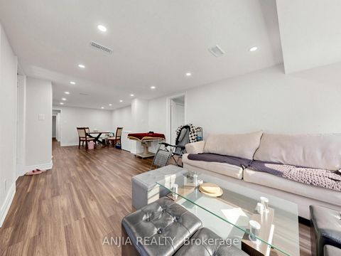 Photo 36 at 8 Applefield Drive, Bendale, Toronto