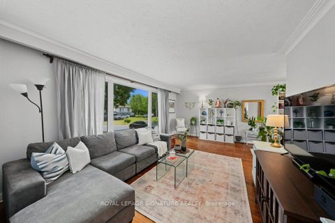 Photo 4 at 34 Clifton Avenue, Bathurst Manor, Toronto