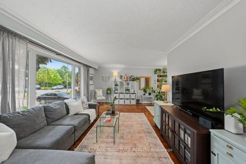 Photo 5 at 34 Clifton Avenue, Bathurst Manor, Toronto