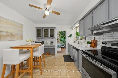 Photo 14 at 34 Clifton Avenue, Bathurst Manor, Toronto