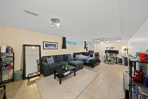 Photo 34 at 34 Clifton Avenue, Bathurst Manor, Toronto
