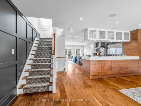 Photo 1 at 146 Glenvale Boulevard, Leaside, Toronto