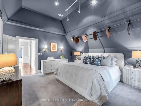 Photo 18 at 146 Glenvale Boulevard, Leaside, Toronto