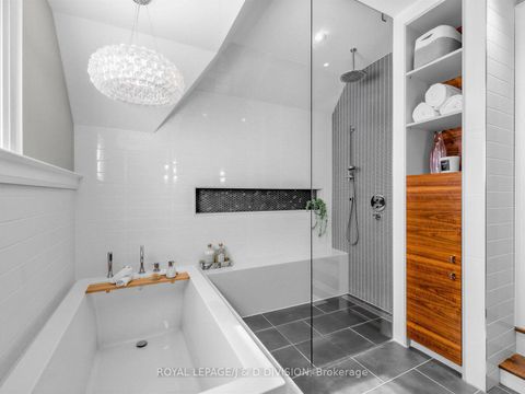 Photo 20 at 146 Glenvale Boulevard, Leaside, Toronto
