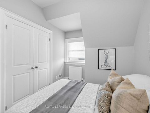 Photo 24 at 146 Glenvale Boulevard, Leaside, Toronto
