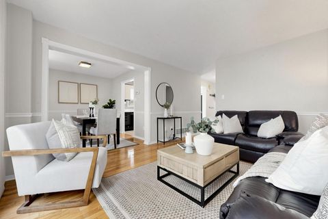 Photo 4 at 46 Crawford Rose Drive, Aurora Heights, Aurora