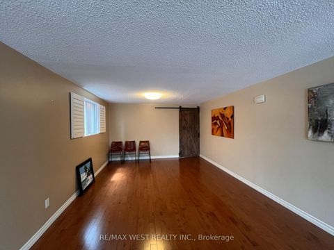 Photo 4 at 568 Dufferin Street, Little Portugal, Toronto