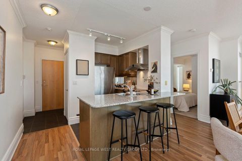 Photo 5 at 802 - 8 Scollard Street, Annex, Toronto