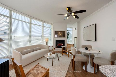 Photo 10 at 802 - 8 Scollard Street, Annex, Toronto