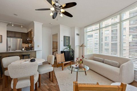 Photo 14 at 802 - 8 Scollard Street, Annex, Toronto
