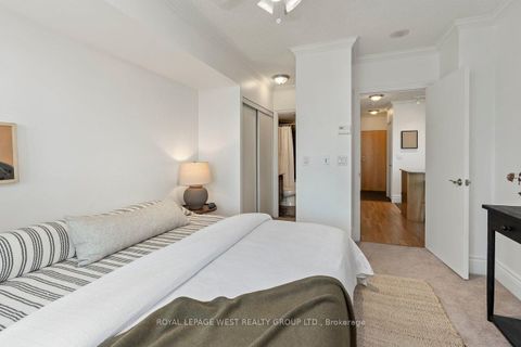 Photo 27 at 802 - 8 Scollard Street, Annex, Toronto