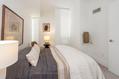 Photo 31 at 802 - 8 Scollard Street, Annex, Toronto