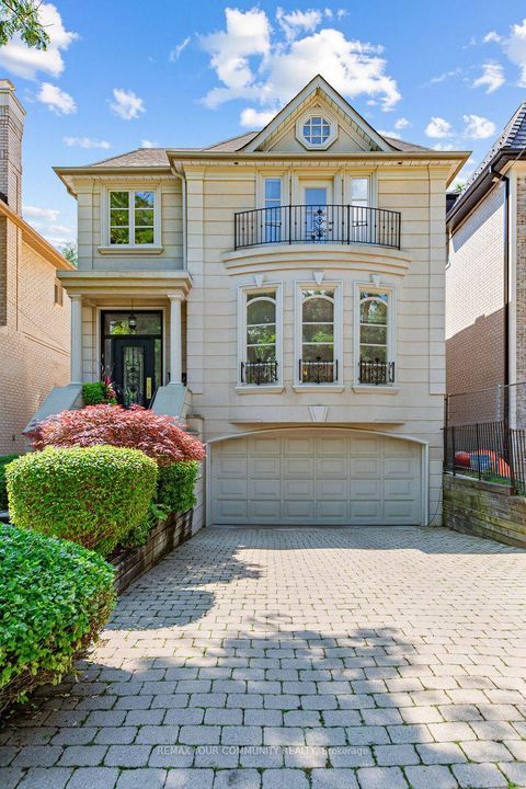 Photo 2 at 477 Old Orchard Grove, Nortown, Toronto