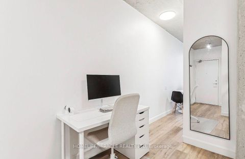 Photo 9 at 207 - 318 King Street E, Moss Park, Toronto