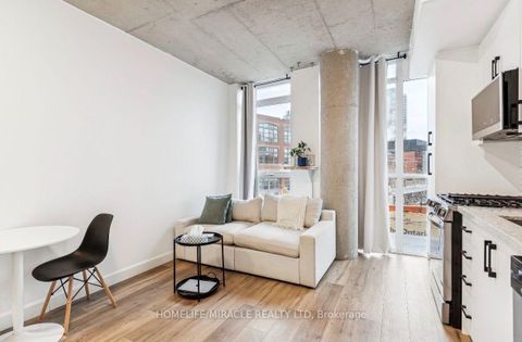 Photo 10 at 207 - 318 King Street E, Moss Park, Toronto