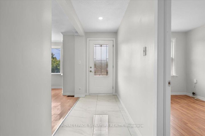 Photo 1 at 195 Park Road S, Vanier, Oshawa