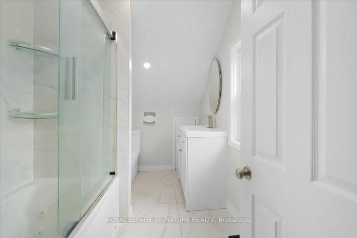 Photo 18 at 195 Park Road S, Vanier, Oshawa