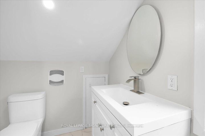 Photo 19 at 195 Park Road S, Vanier, Oshawa