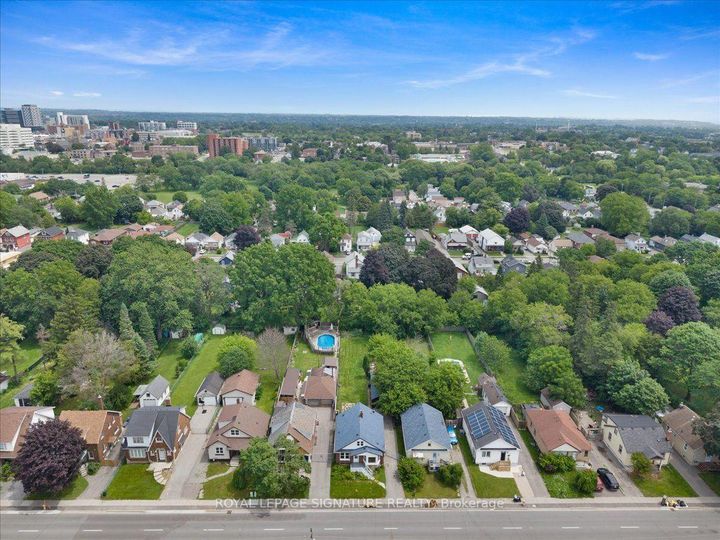 Photo 34 at 195 Park Road S, Vanier, Oshawa