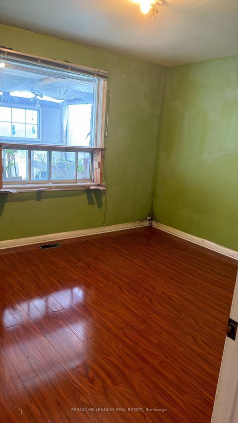 Photo 1 at 5 Brewton Road, Woburn, Toronto