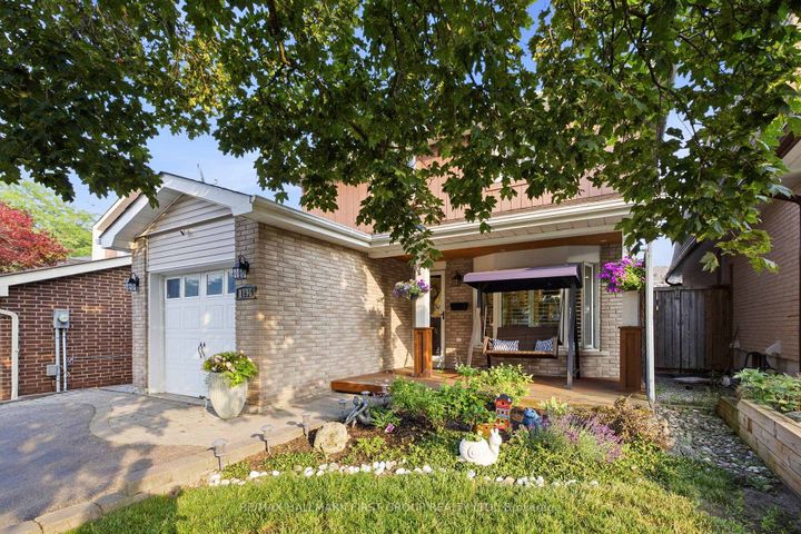 Photo 2 at 1896 New Street, Amberlea, Pickering