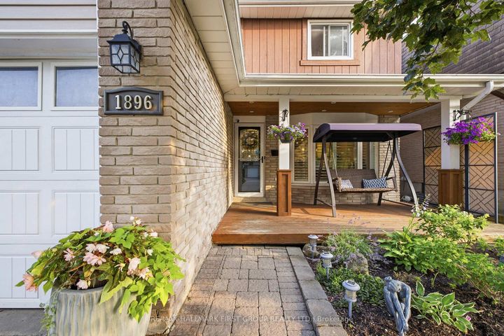 Photo 3 at 1896 New Street, Amberlea, Pickering