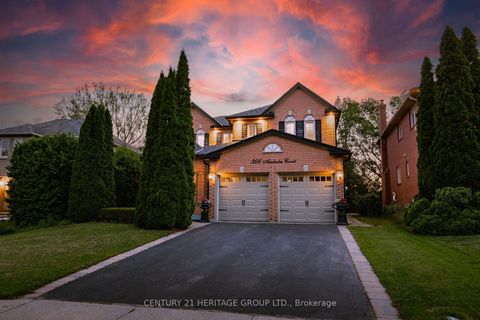 Photo 1 at 366 Amberlee Court, Glenway Estates, Newmarket