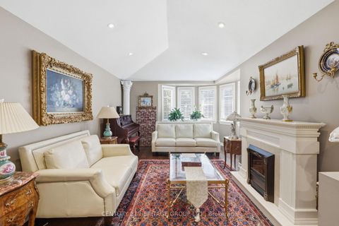 Photo 4 at 366 Amberlee Court, Glenway Estates, Newmarket