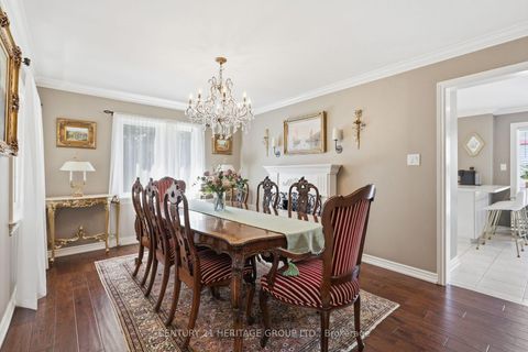 Photo 6 at 366 Amberlee Court, Glenway Estates, Newmarket
