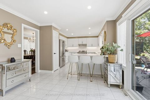 Photo 11 at 366 Amberlee Court, Glenway Estates, Newmarket