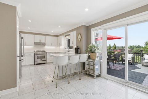 Photo 12 at 366 Amberlee Court, Glenway Estates, Newmarket